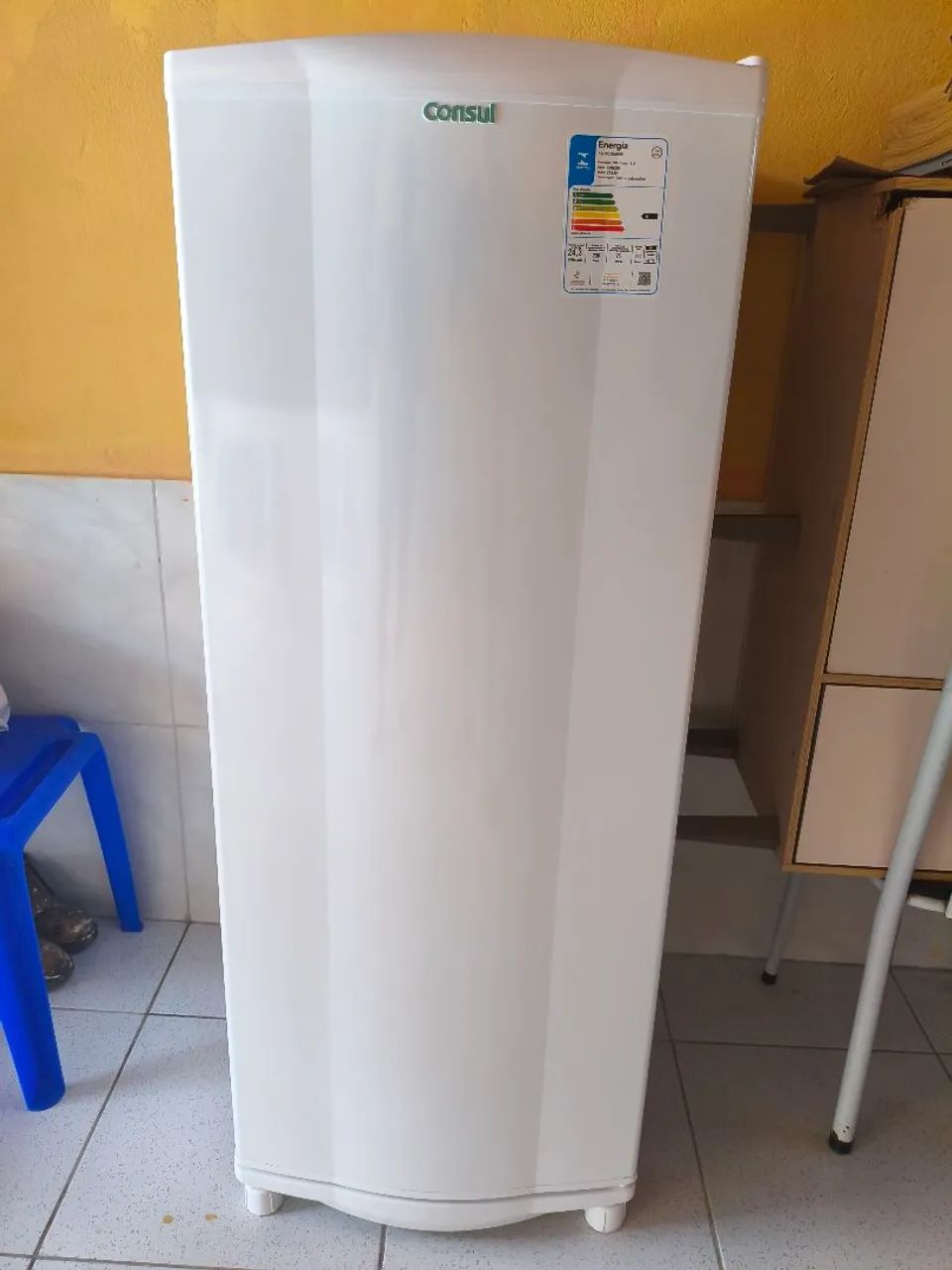 Geladeira Consul 236 litros degelo semi seco , 4 meses de uso ...
