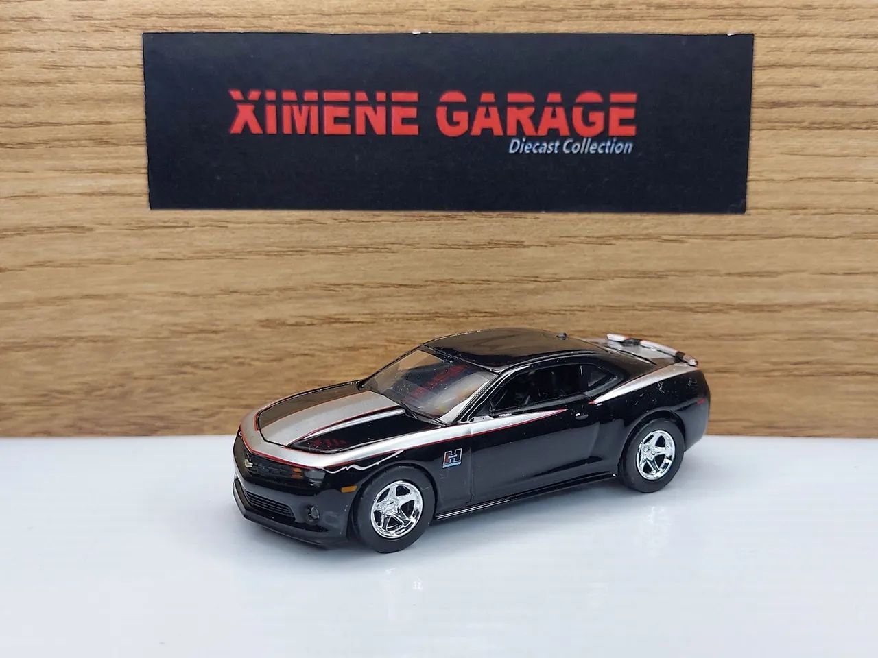 Miniatura Camaro Autoworld 1:64