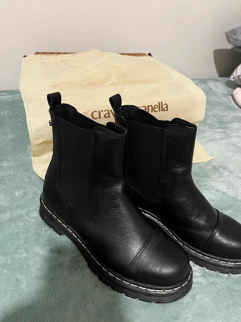 Bota de couro Cravo&Canela