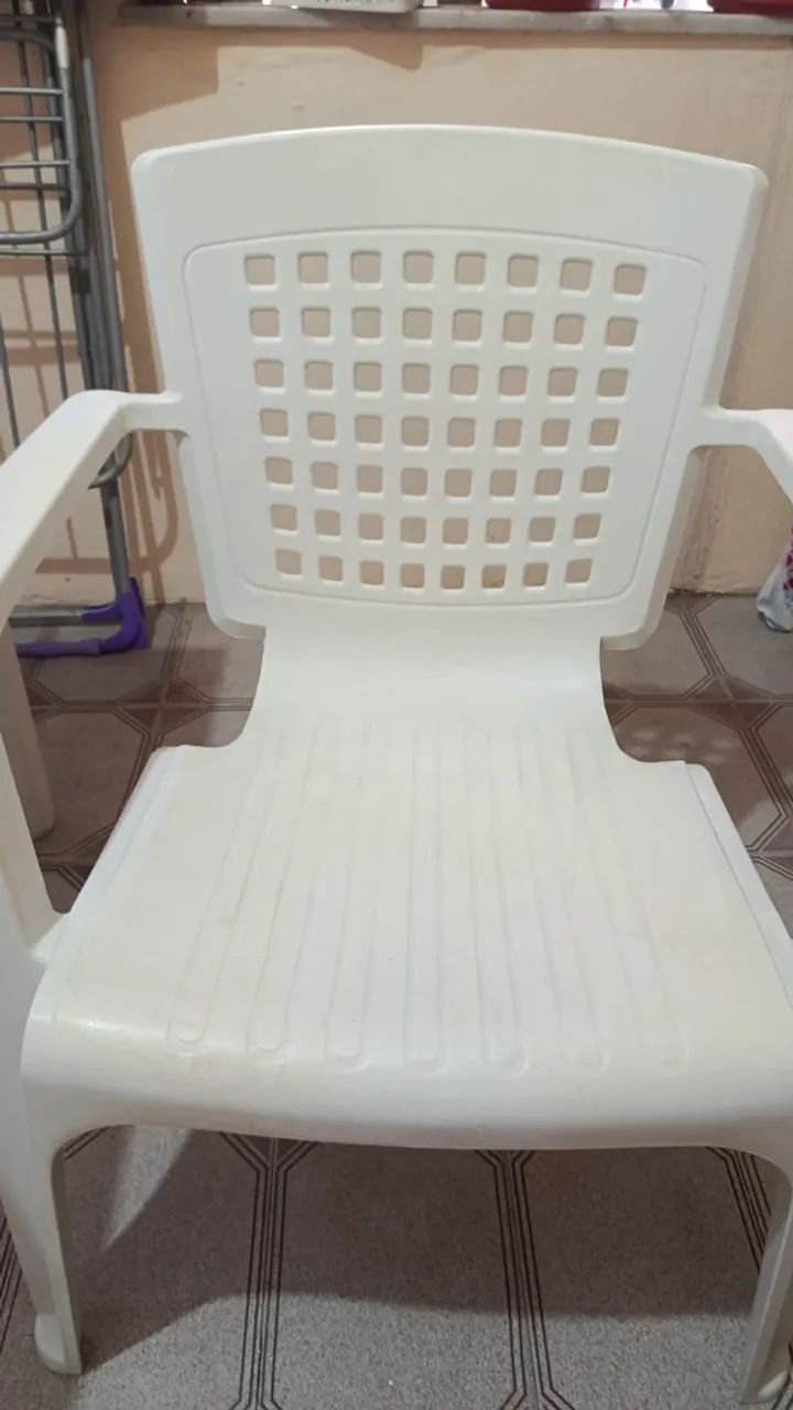 Conjunto Mesa de Plástico com 2 Cadeiras - Foto 3