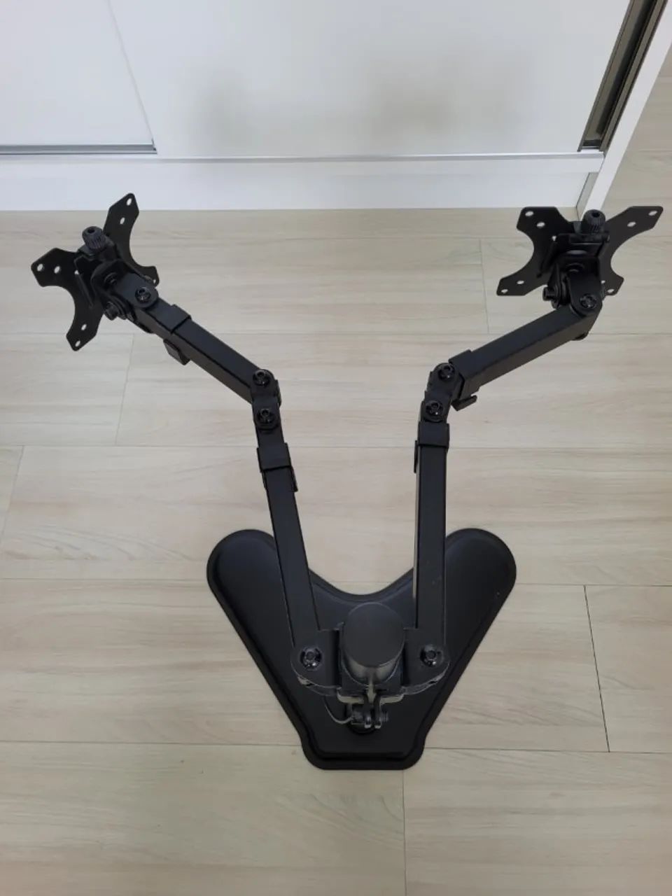 Suporte de mesa ELG para 2 monitores - Foto 3