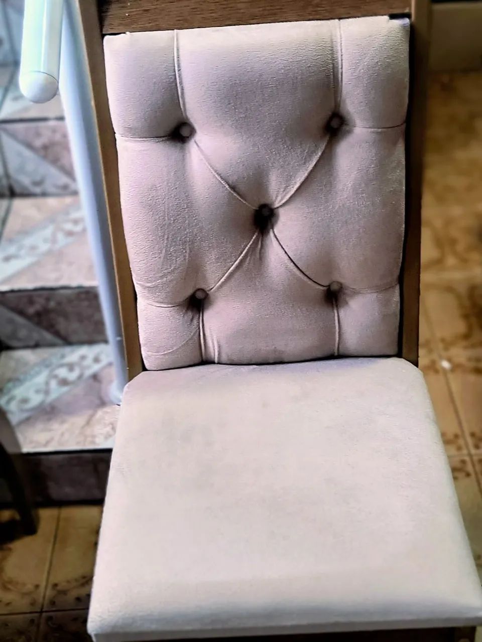 Mesa com seis cadeiras - Foto 4