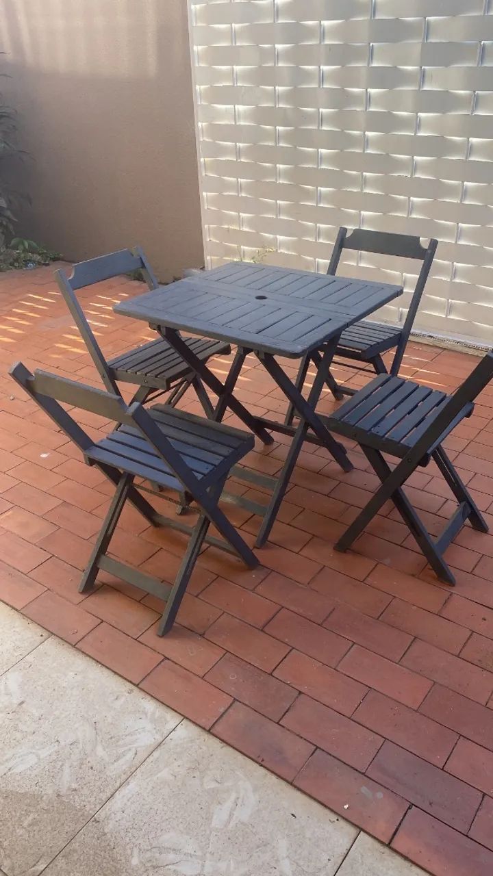 Mesa com 4 cadeiras de madeira preta *42 - Foto 2