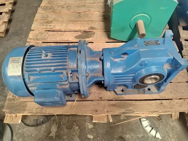 MOTORREDUTOR 10 CV - REDUTOR NOVO + MOTOR REVISADO