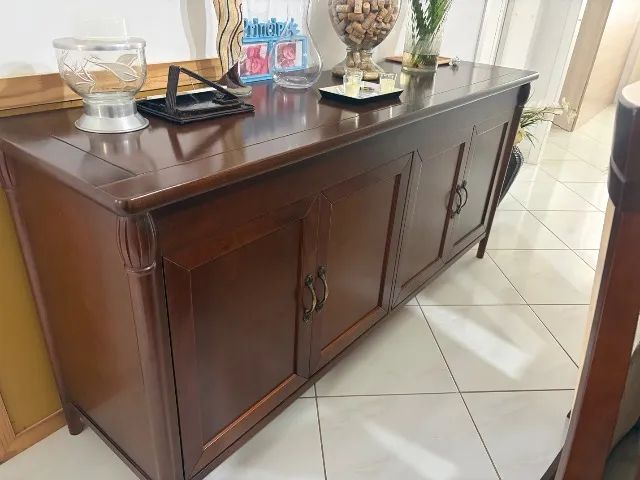 Mesa de Jantar com 8 cadeiras e buffet em madeira maciça  - Foto 2