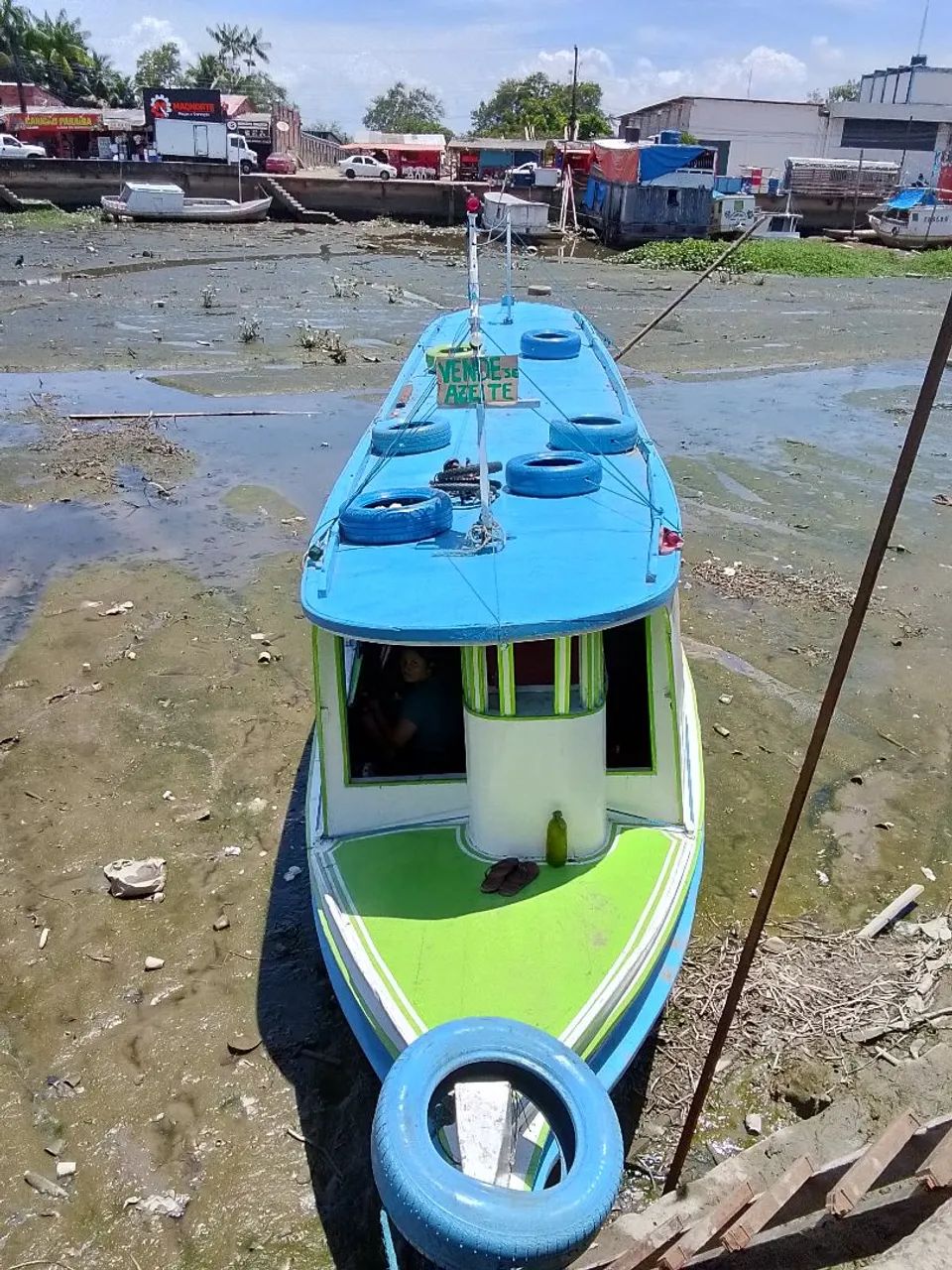 Lancha com motor  - Foto 4