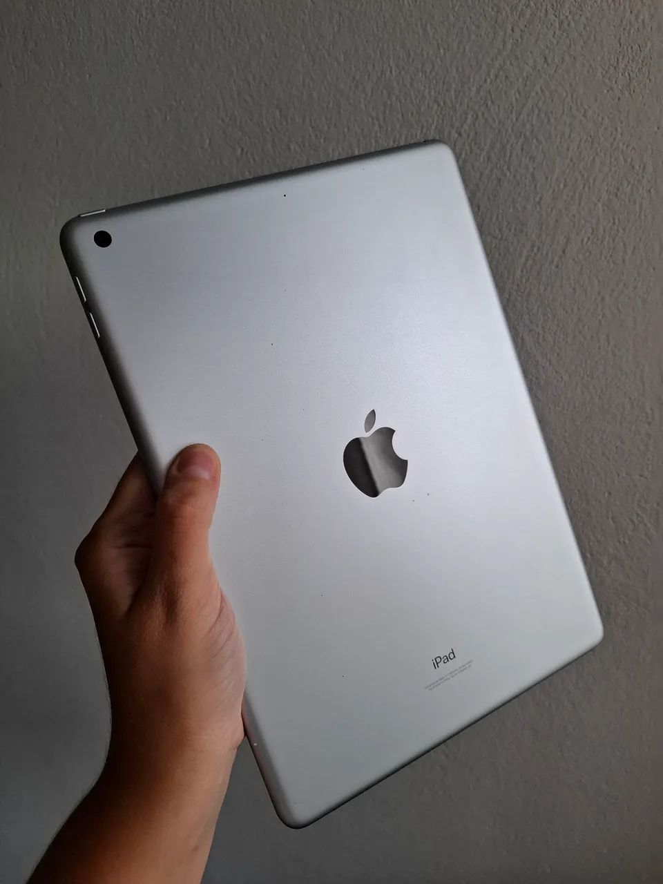 IPad 9ª Geração 64GB - Impecável + caixa original + capa de brinde