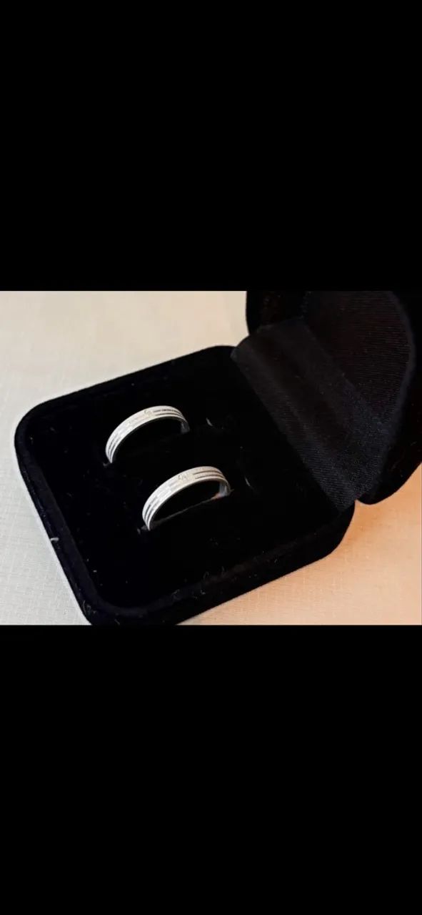 Vendo alianças usadas 1mes !