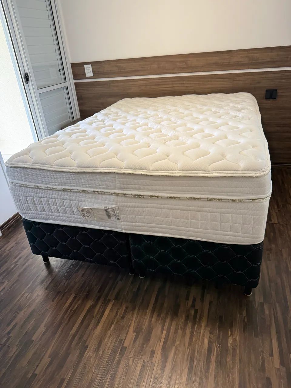 Colchão Casal molas ensacadas Simmons com pillow