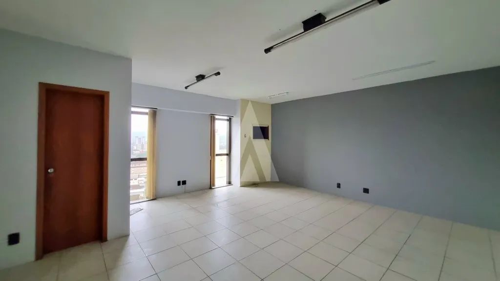 Sala comercial com 28,54m² de área úlltil, composto por 01 sala e 01 lavabo. - Foto 3