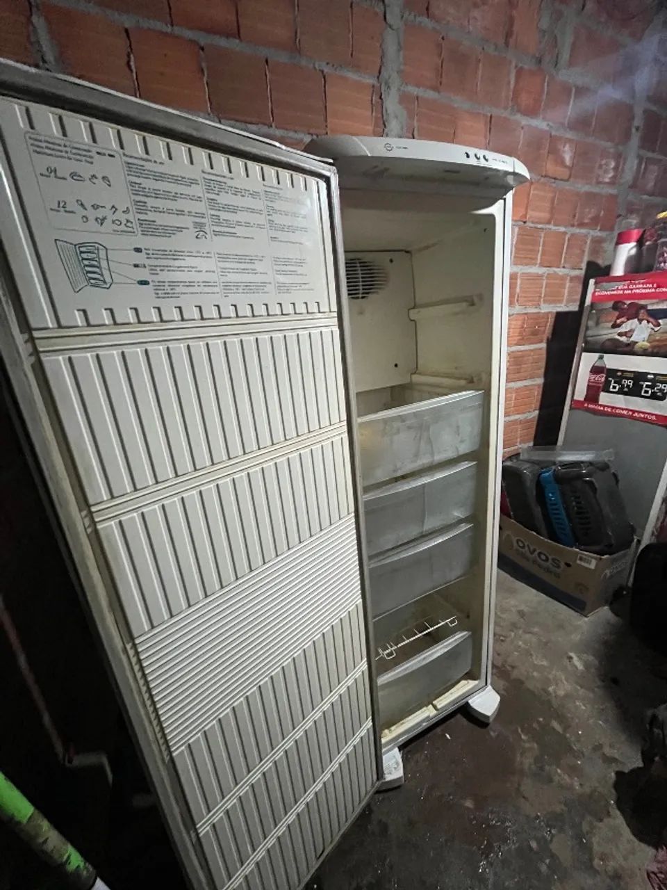 Freezer vertical com defeito 100$ - Foto 3