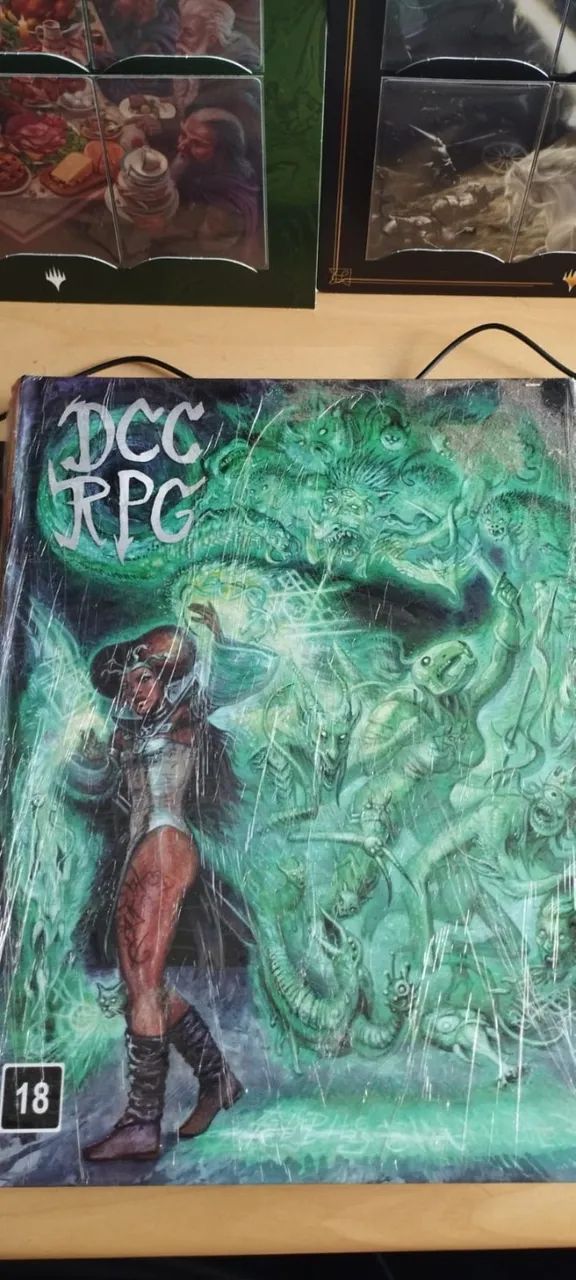 RPG Dungeon Crawl Classics DCC - Capa Variante Feiticeira da Galápagos