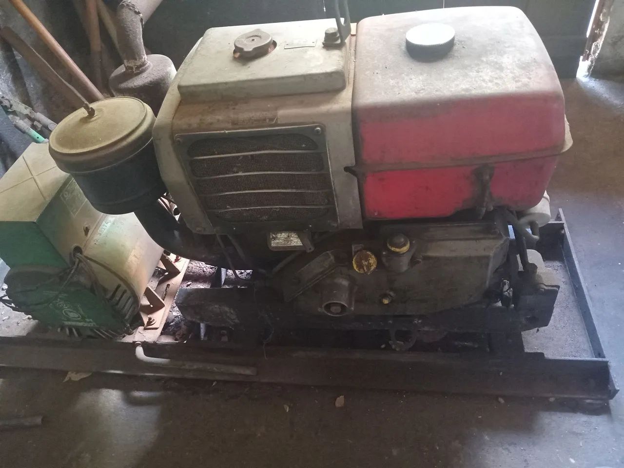 Motor Diesel Estacionário. Marca Yanmar NS18 com Alternador Trifásico Bambozzi 12,5 Kva - Foto 2
