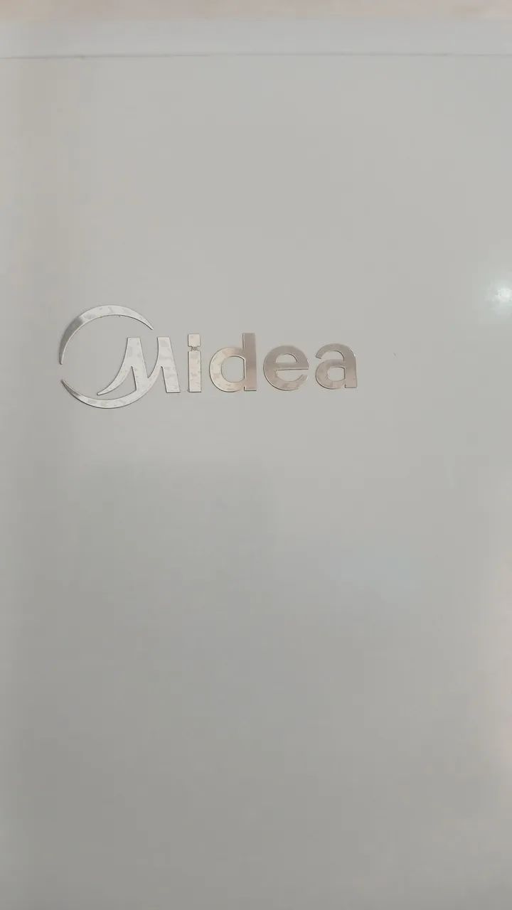 Geladeira zerada sem marcas de uso 
