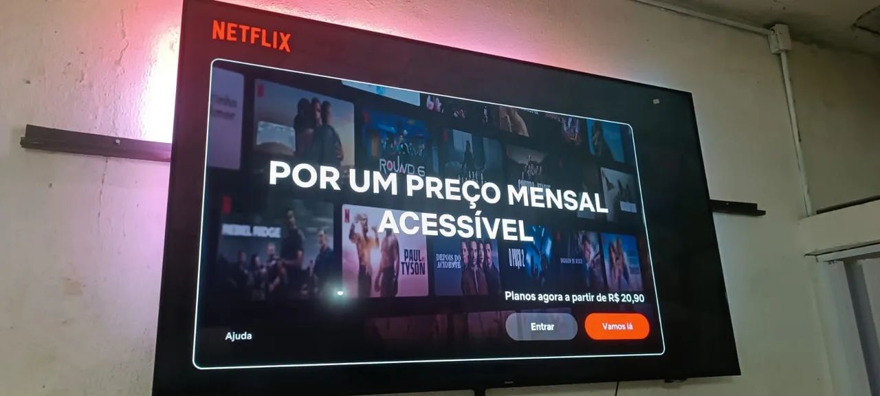 Vende-se Tv philips 65' smart,moderna com várias funções...funcionando perfeitamente. - Foto 2