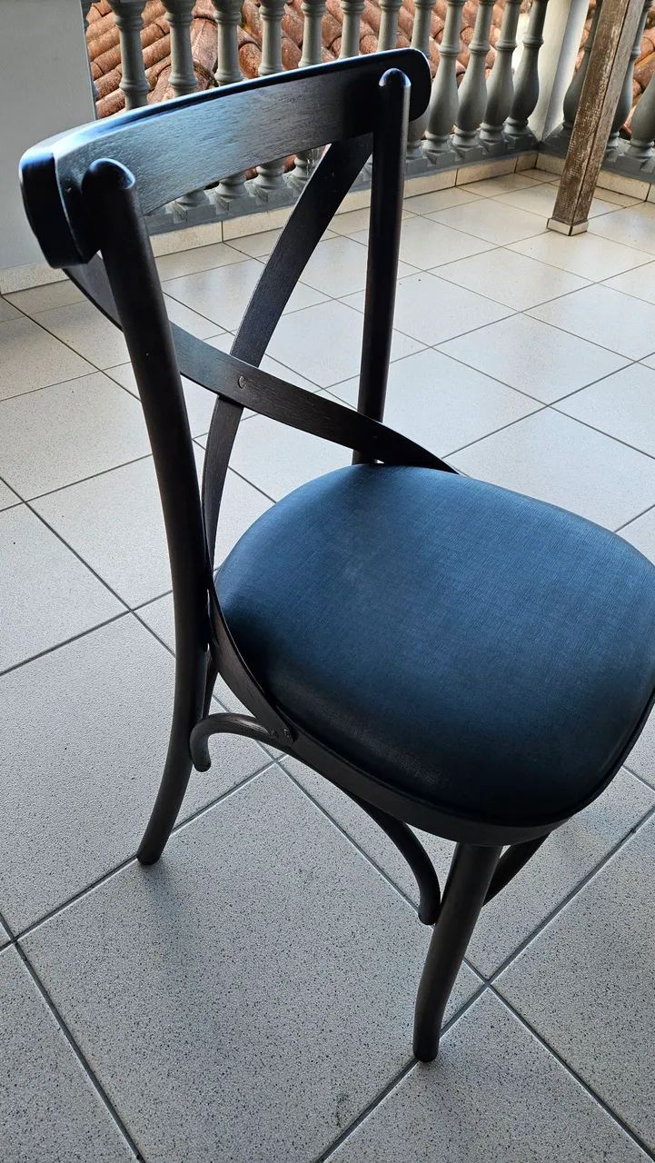 Mesa madeira maciça com 4 cadeiras - Foto 5