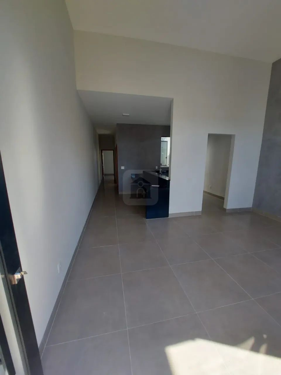 Casa à venda no bairro Jardim Holanda.