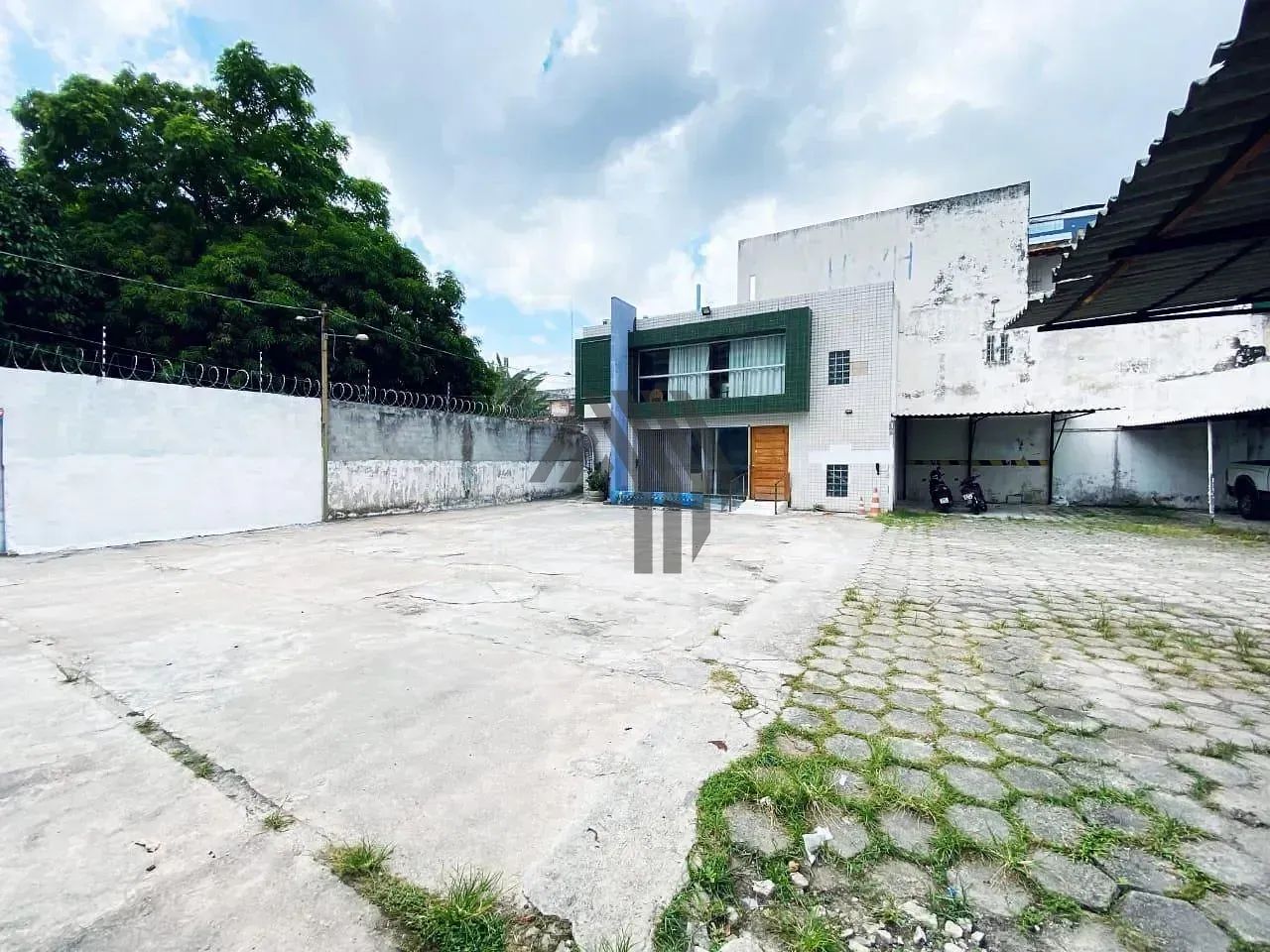 Sala para locação com aproximadamente 38m², em prédio comercial, estacionamento rotativo e - Foto 4