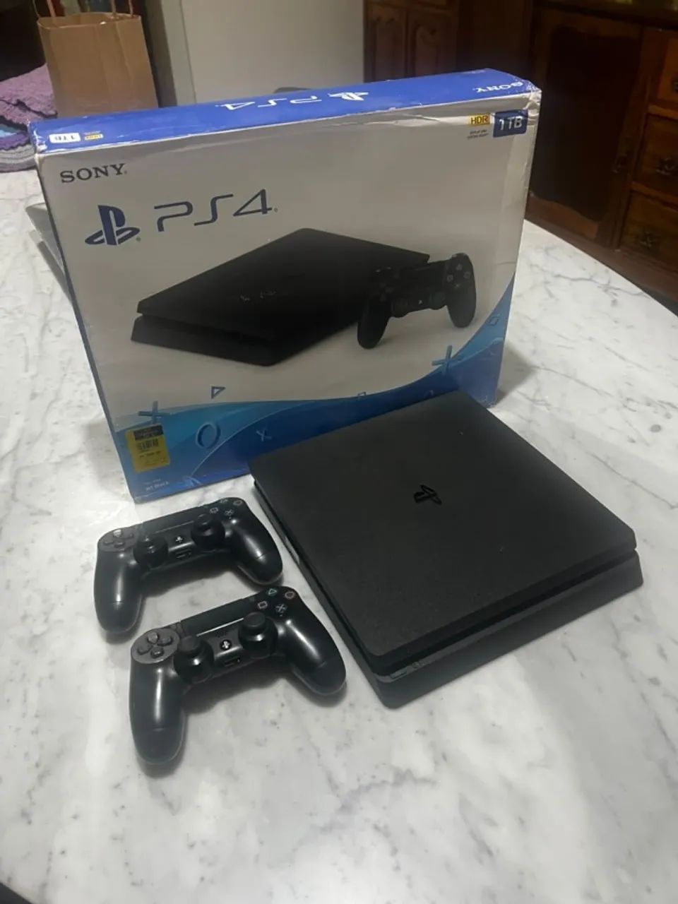 PS4 SLIM 1TB