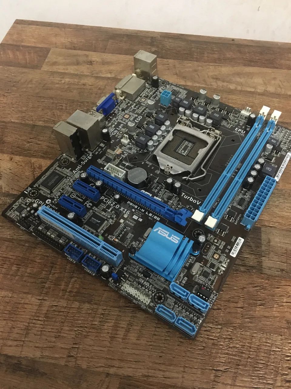 Placa Mãe Asus P8H61-M LE/BR *defeito*