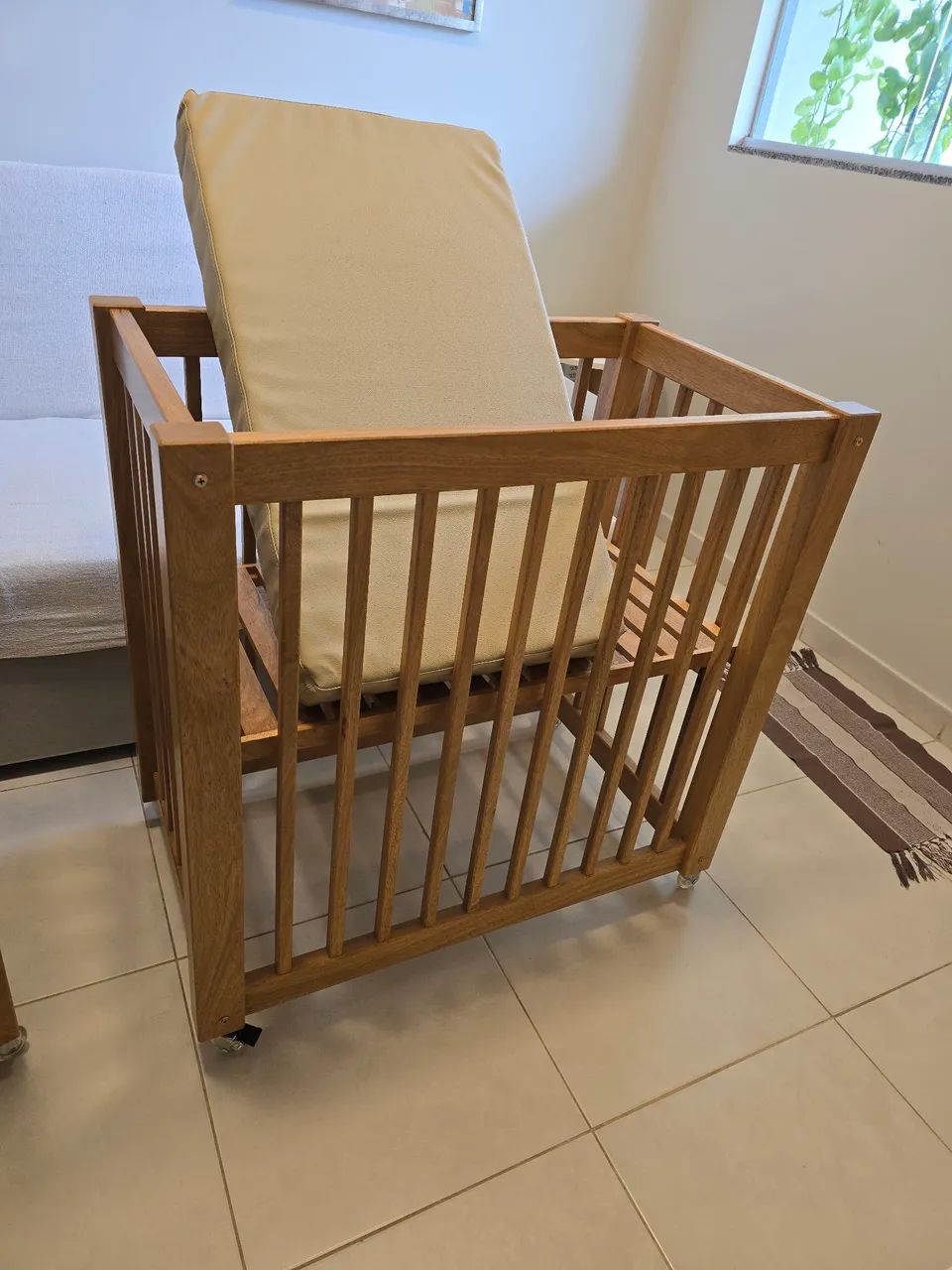 Mini berço em madeira - Foto 4