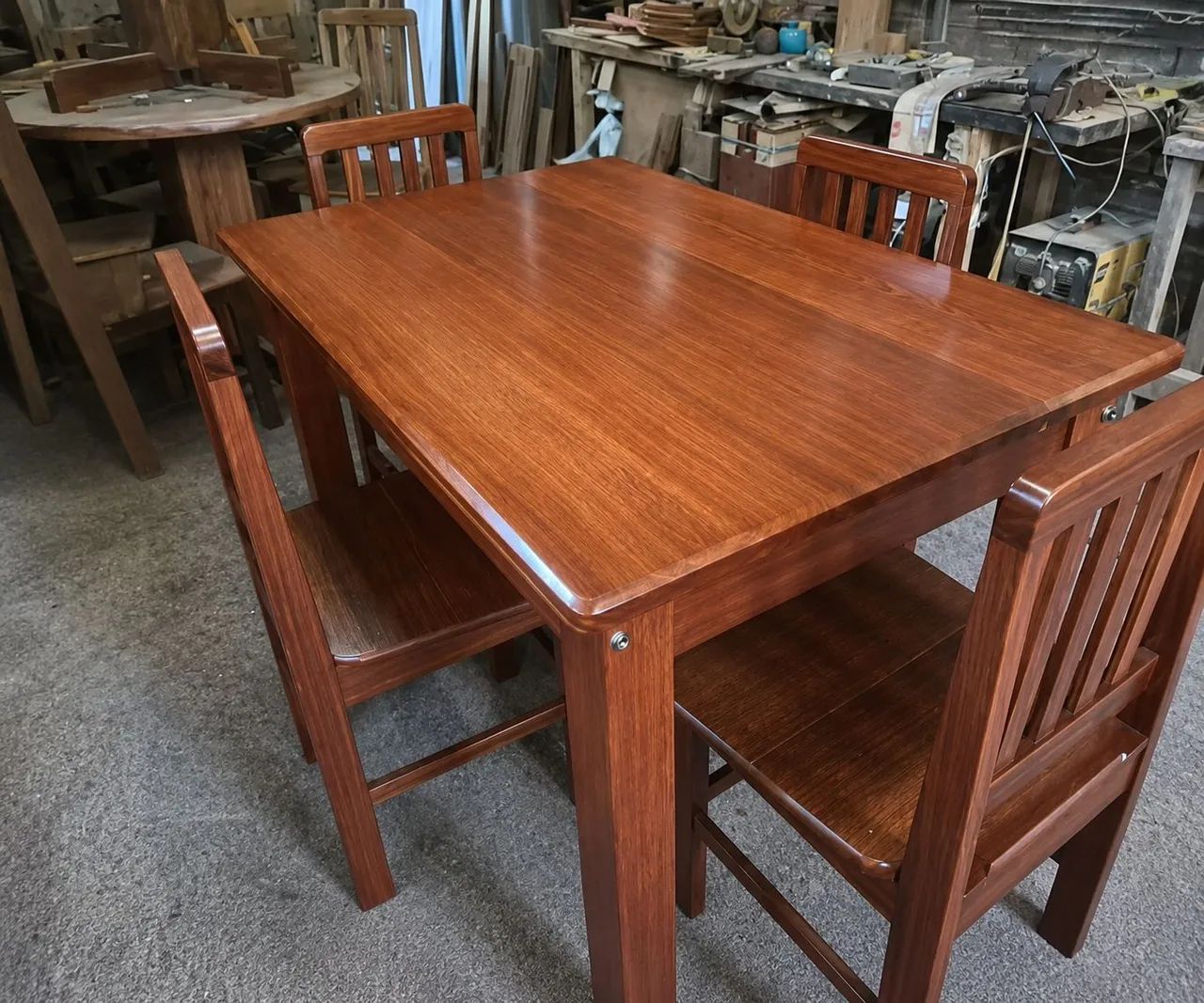 Mesa de madeira maciça  - Foto 5