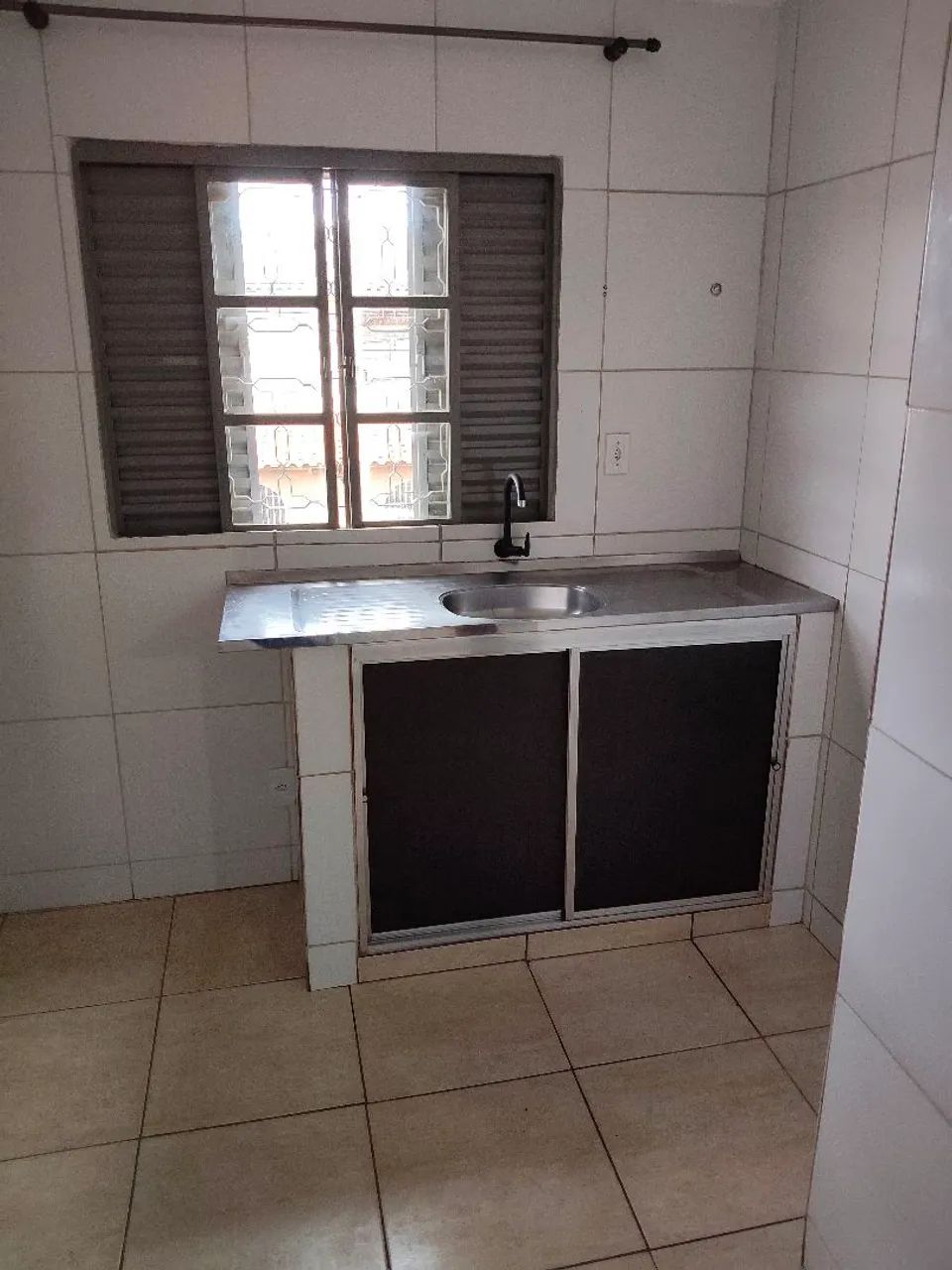 Aluga-se apto é uma kitnet de um quarto para casal. - Foto 4