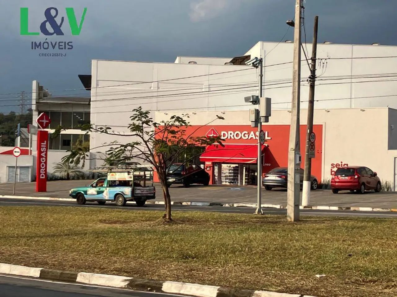 Terreno comercial com proposta de construção para locação