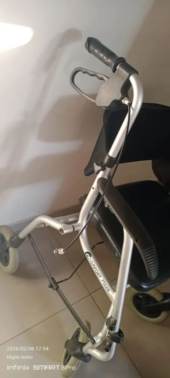 Vendo cadeira de rodas 