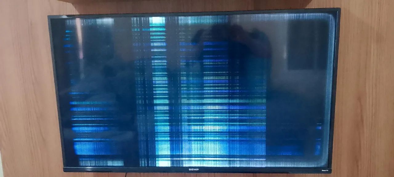 Tv Semp 43 p  com defeito 