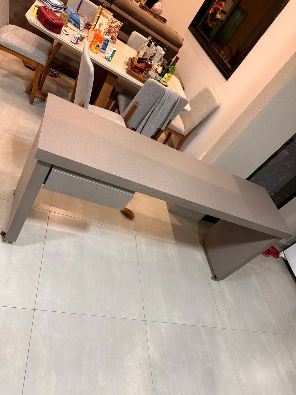 Mesa de escritório com gaveta - Foto 2