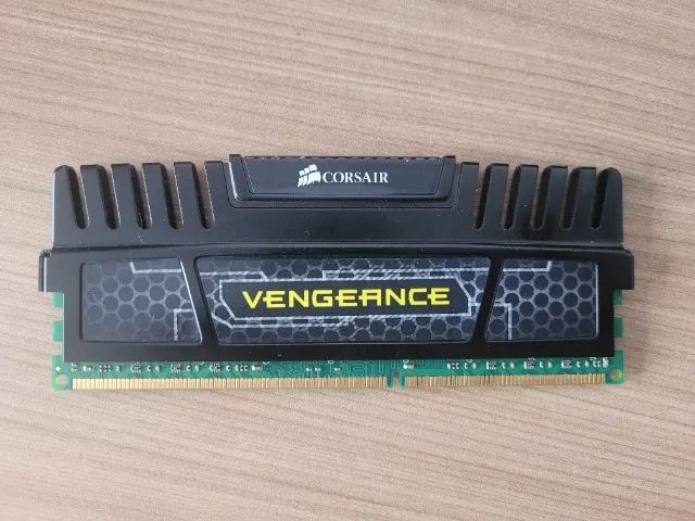 Memória Corsair DDR3 8GB