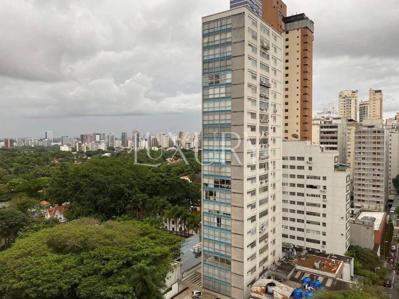 Apartamento à Venda ou para Alugar no Jardim América, 180m², 3 quartos sendo 1 suíte, 1 va
