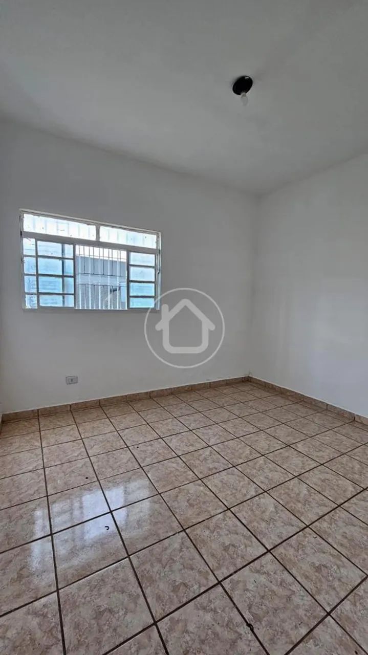 CASA COM 03 DORMITÓRIOS SENDO 01 SUÍTE - Foto 5