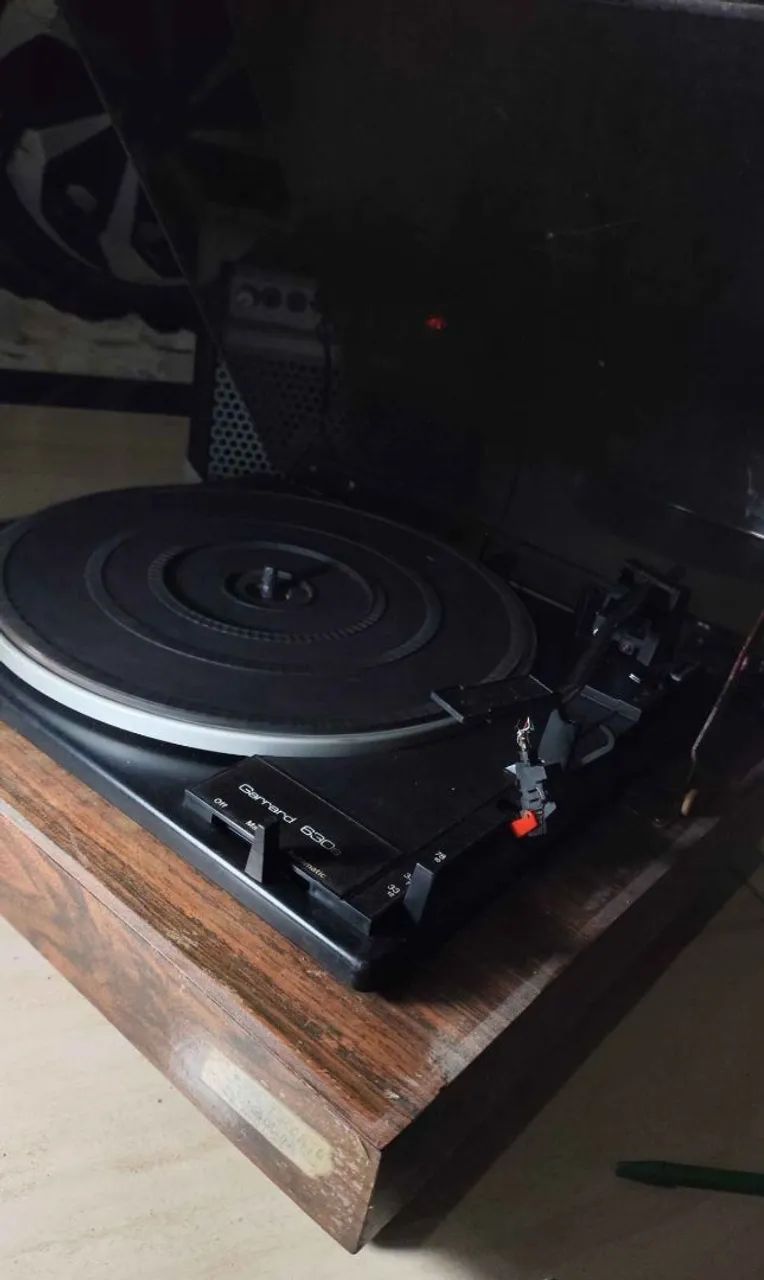 Toca discos Gradiente - Garrard 630s 