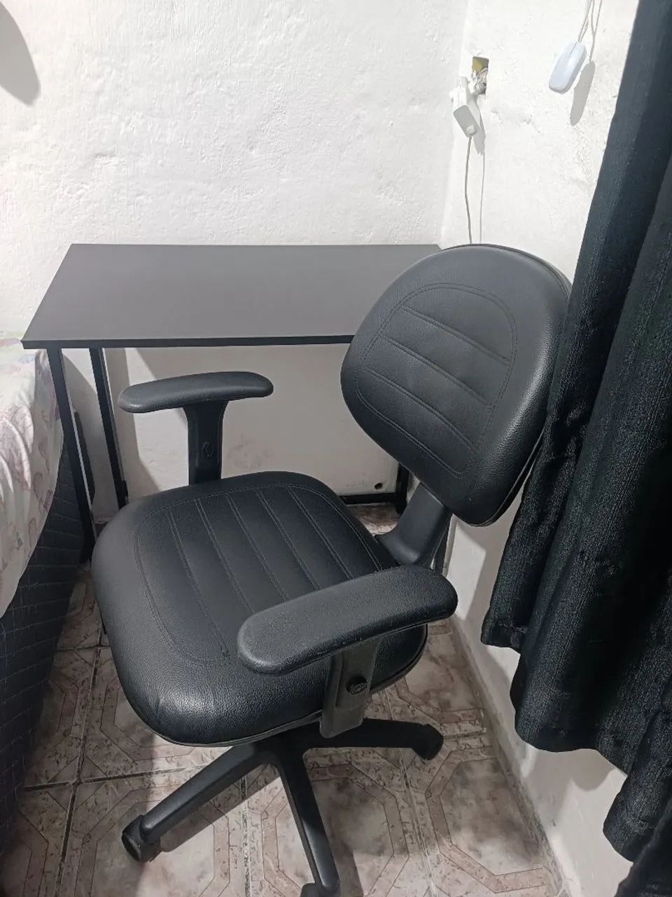 Cadeira + Mesa de escritório 