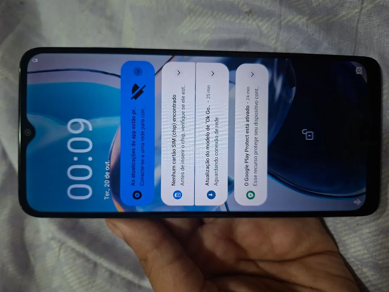 Vendo moto E22 64Gb na cor azul 