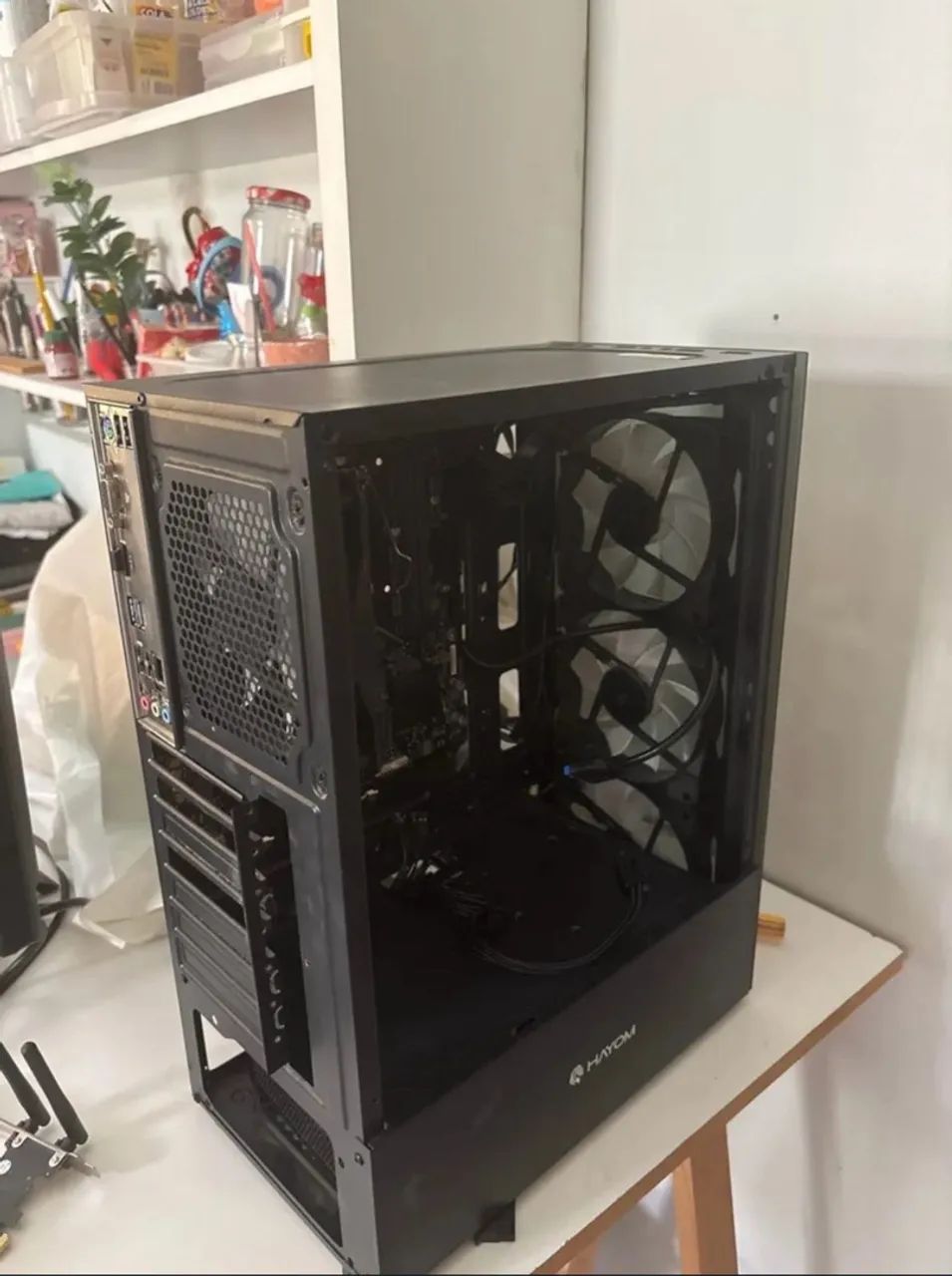 Gabinete com placa mãe, processador, fonte 550W, cabos e ventoinhas 
