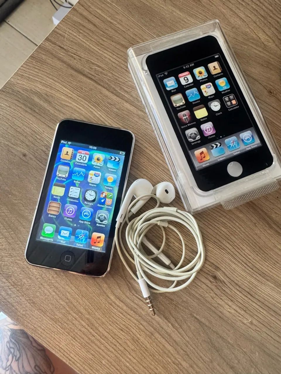 iPod Touch 3ª Geração 32 GB A1318 + caixa e acessórios