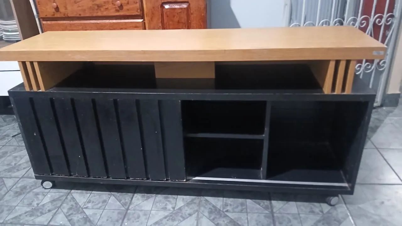 Rack de TV com rodas 