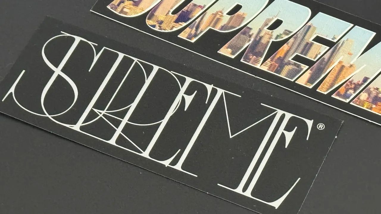 3 adesivos supreme - Foto 2