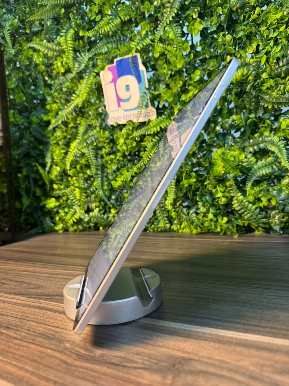 iPad Pro 4a geração  Wi-Fi Chip M2 128GB Cor Silver  - Foto 2