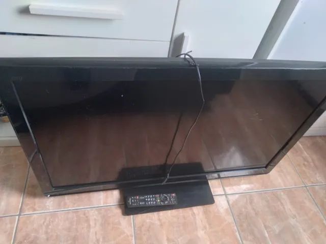 Vendo TV Panasonic LCD Modelo tc-l4 2u30b - 'Com defeito' - 
