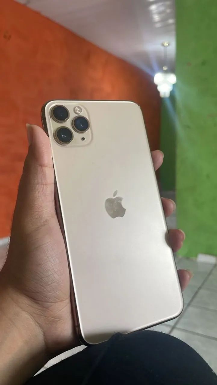 iPhone 11 pro Max dourado 512 gigas - Celulares e Smartphones
