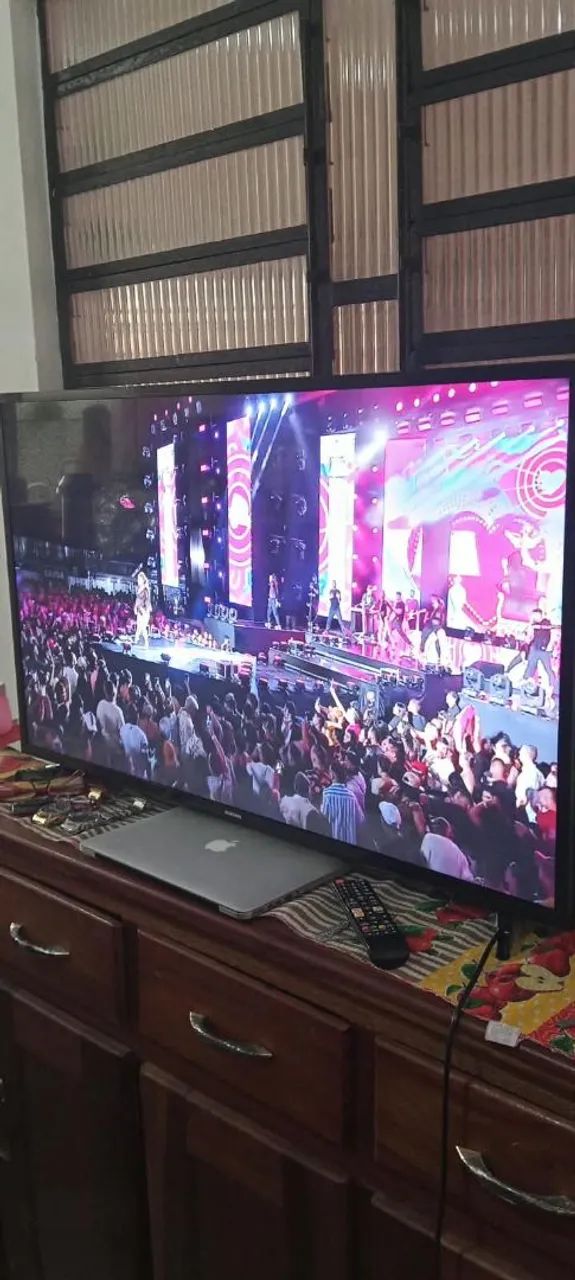 Vendo essa tv da marca Samsung de 43 polegadas SMART 4k com acesso ao Bluetooth tv  - Foto 3