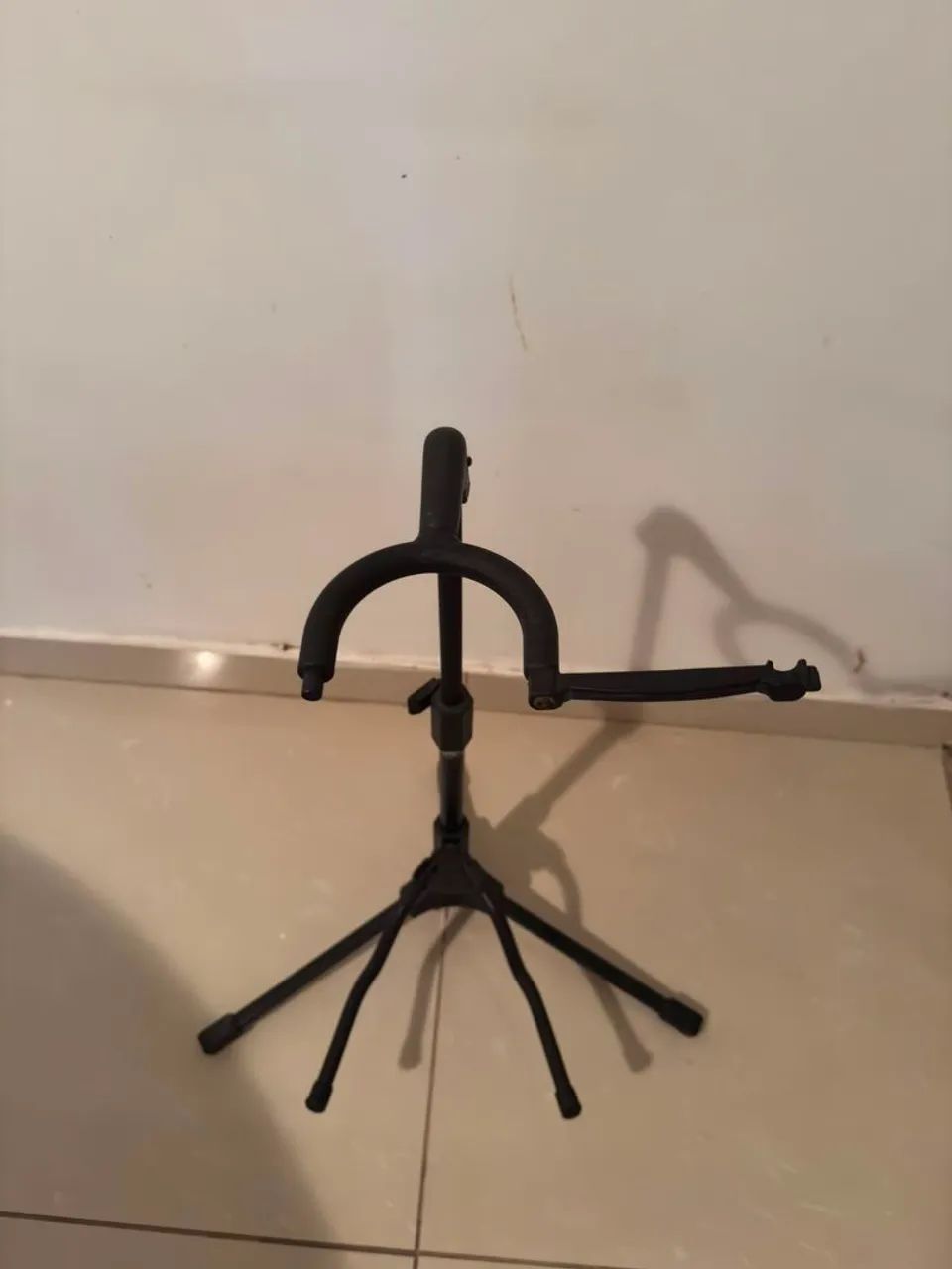 Suporte de chão para violão  - Foto 2