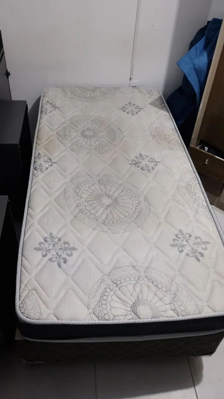 Vendo cama de solteiro em bom estado - Foto 3