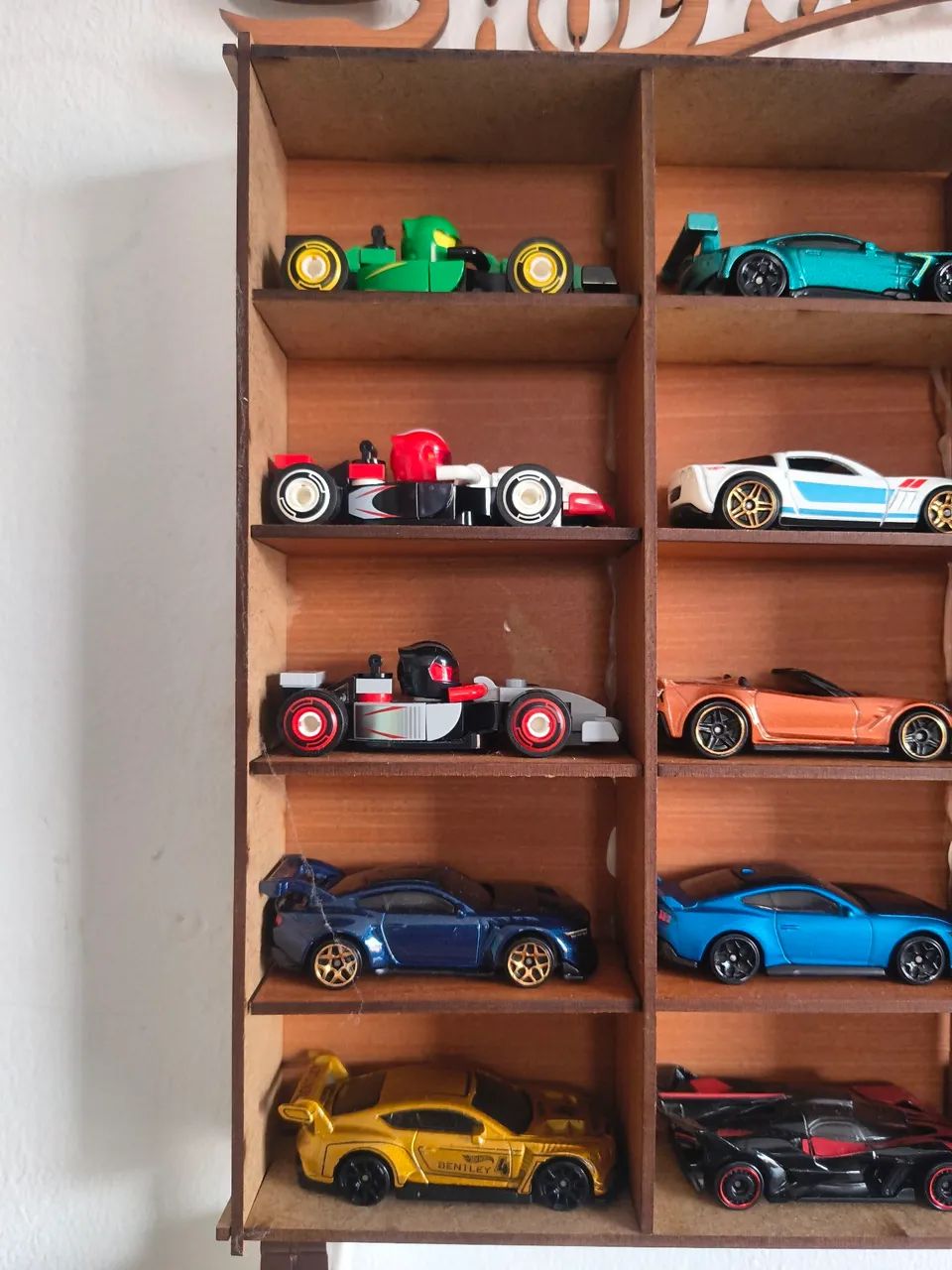 Coleção de carrinho hot Wheels entre outros. - Foto 2