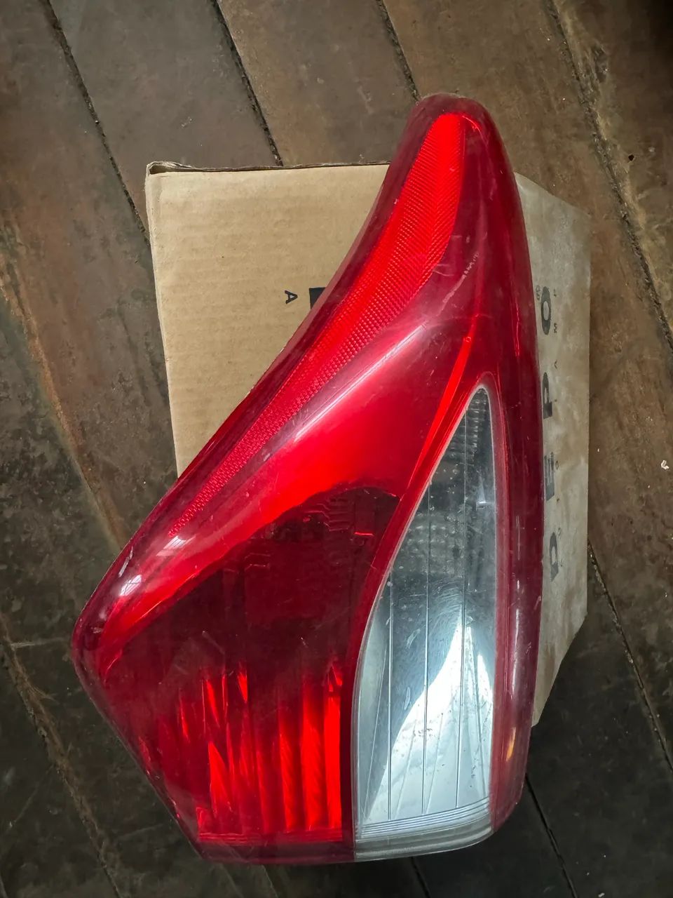 LANTERNA ESQUERDA HB20 hatch