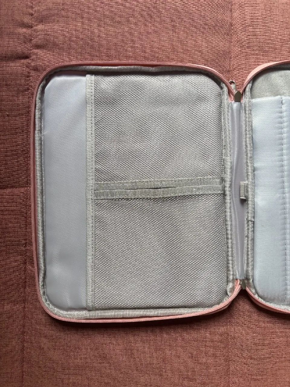 Case/capa para tablet 9" a 11" com espaço para teclado - rosinha  - Foto 4